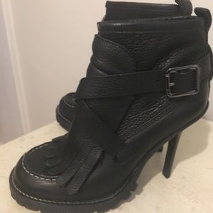 Tory Burch boots size 8